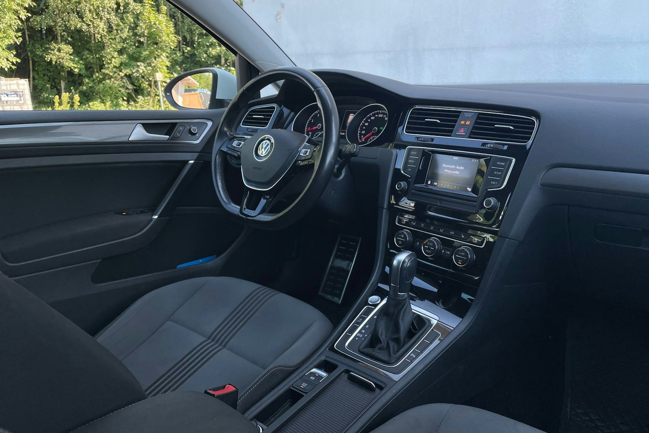 Valkoinen Volkswagen GOLF 2017 kuva 15.