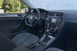 Valkoinen Volkswagen GOLF 2017 kuva 15.