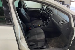 Valkoinen Volkswagen GOLF 2017 kuva 17.