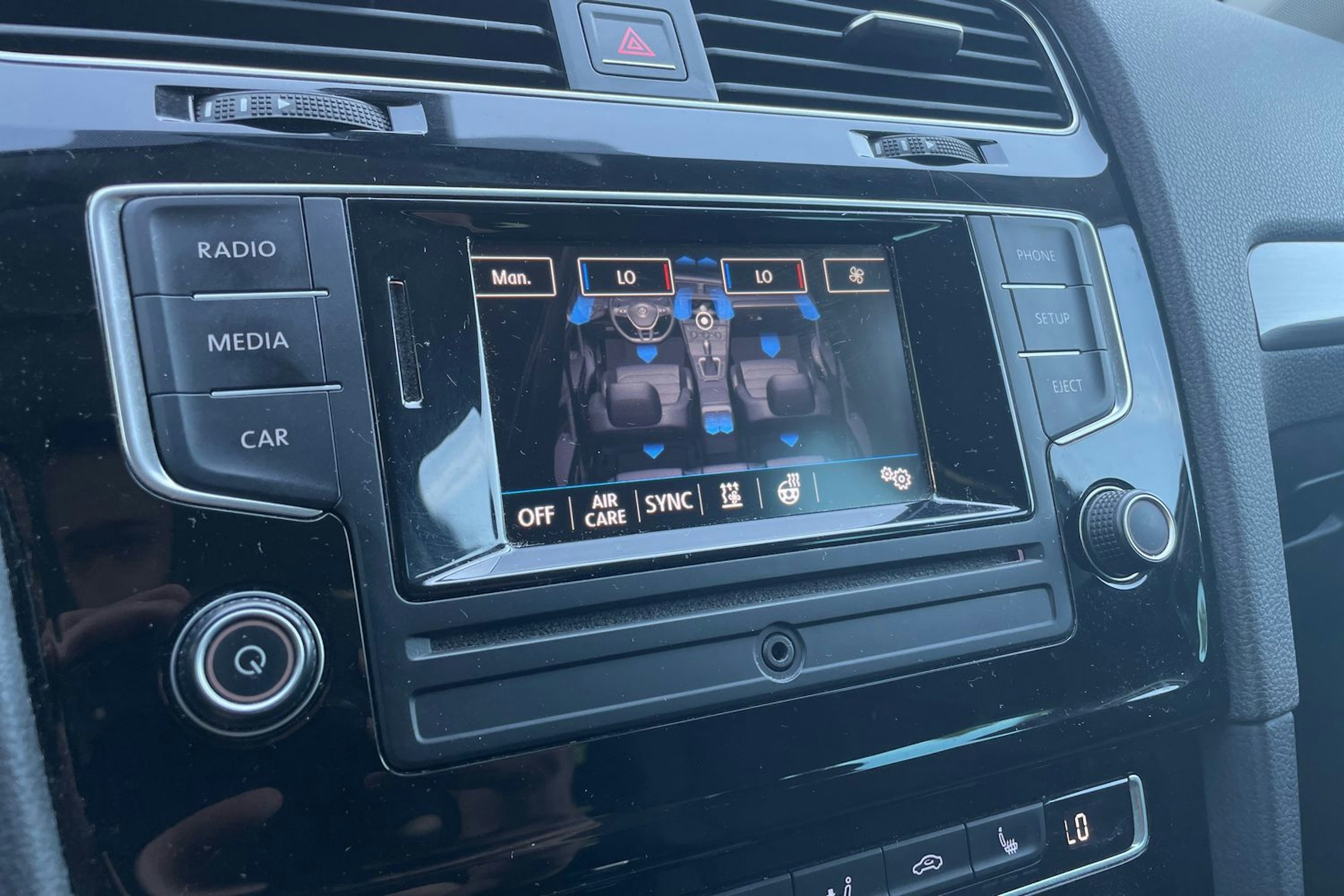 Valkoinen Volkswagen GOLF 2017 kuva 21.