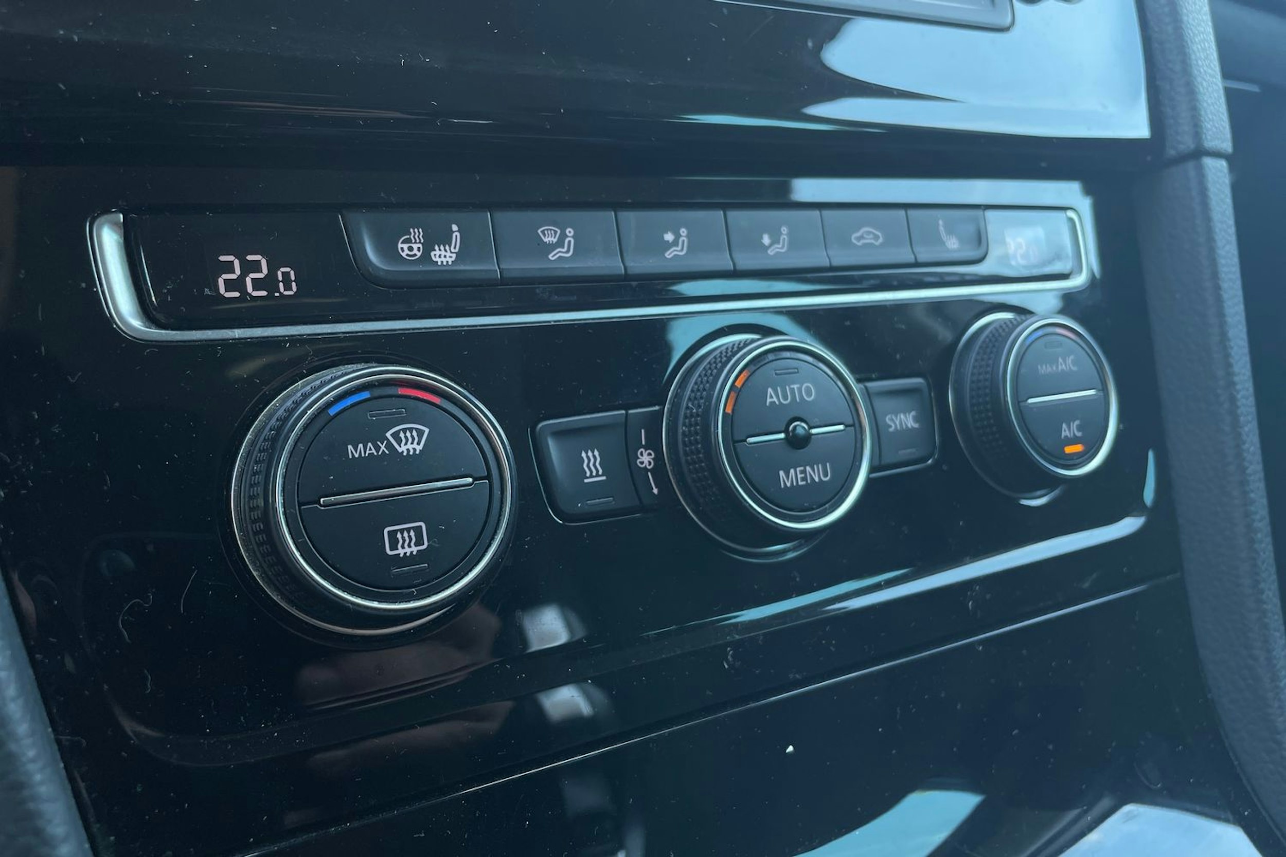 Valkoinen Volkswagen GOLF 2017 kuva 22.
