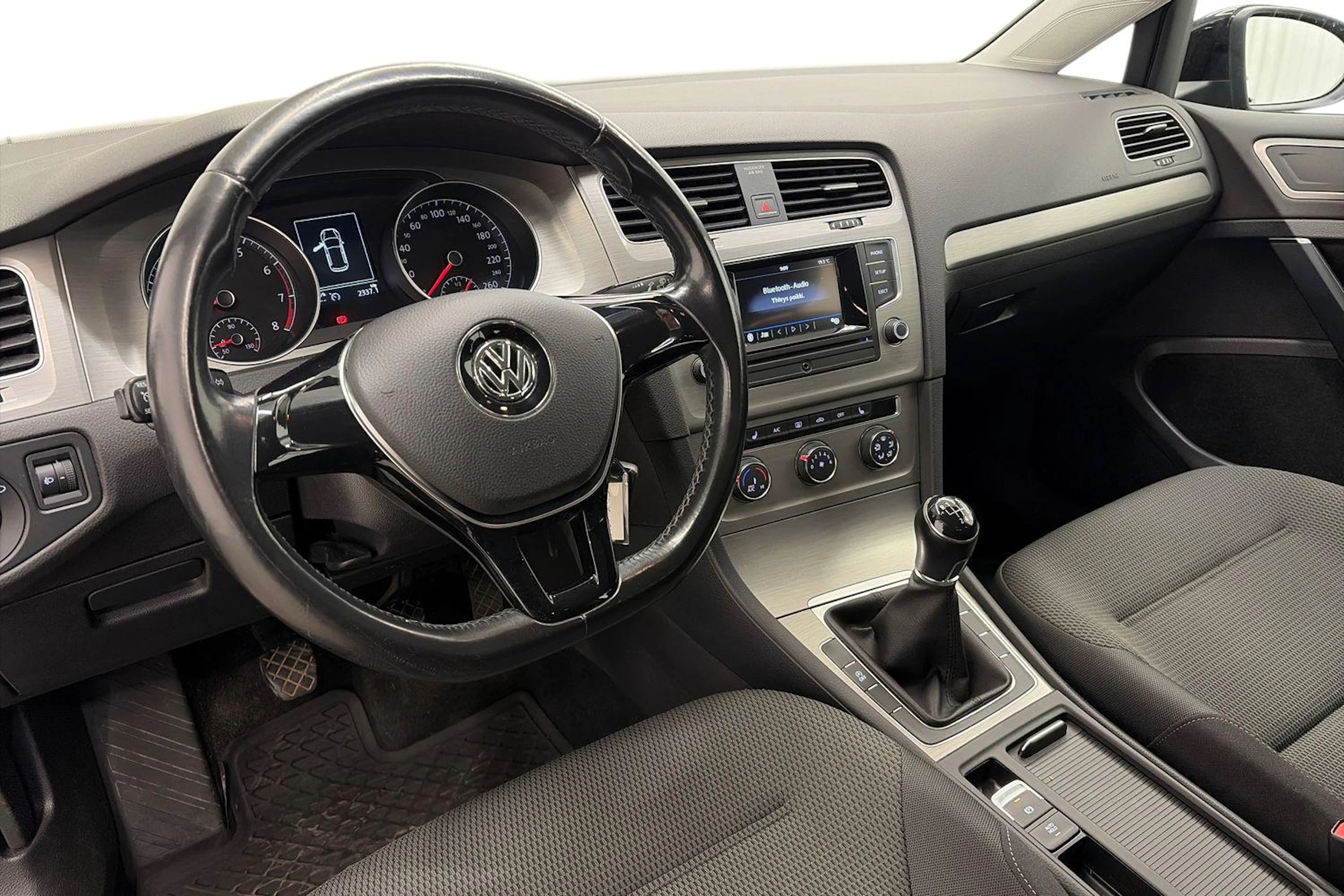 Musta Volkswagen GOLF 2017 kuva 6.