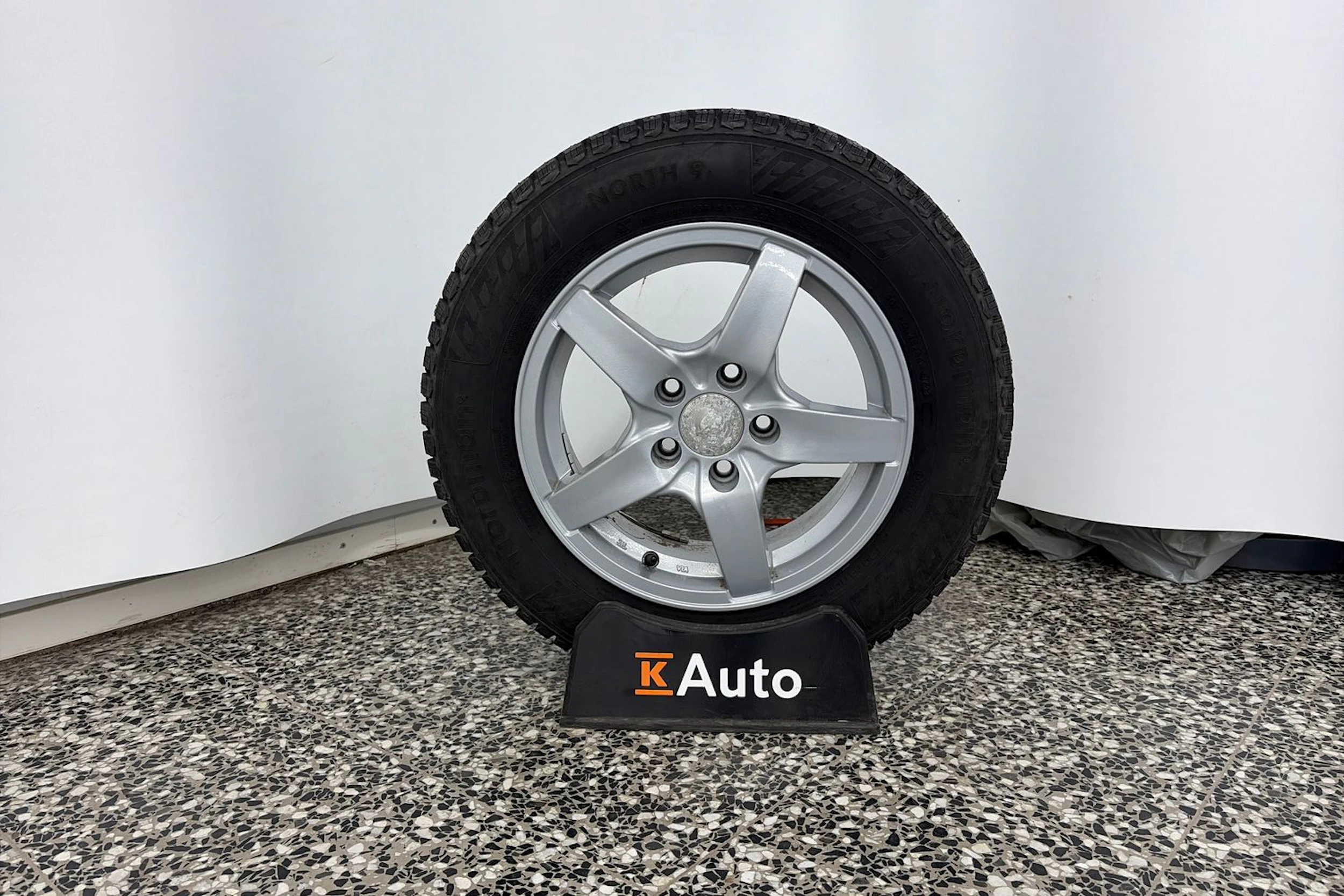 Musta Volkswagen GOLF 2017 kuva 10.