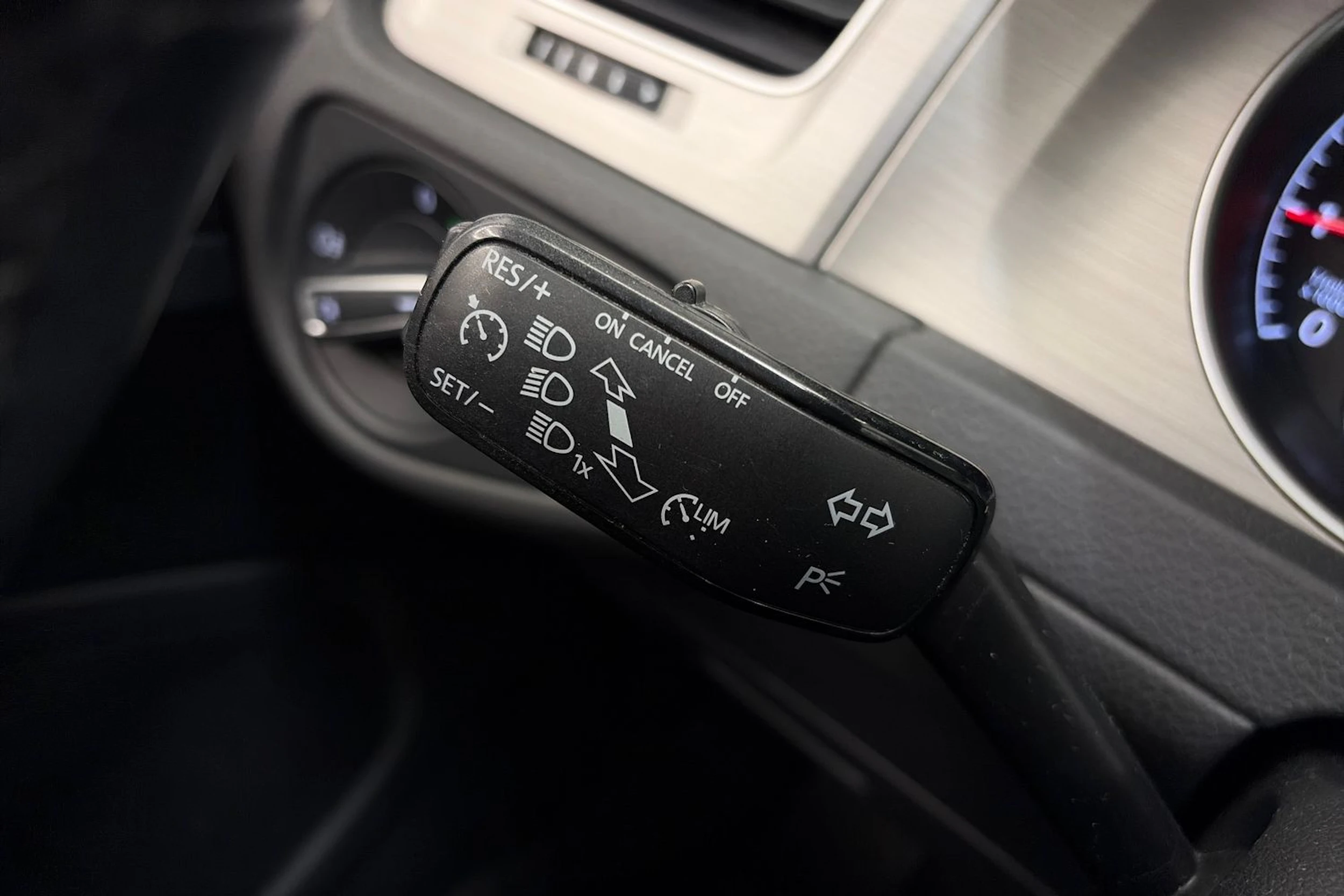 Musta Volkswagen GOLF 2017 kuva 14.
