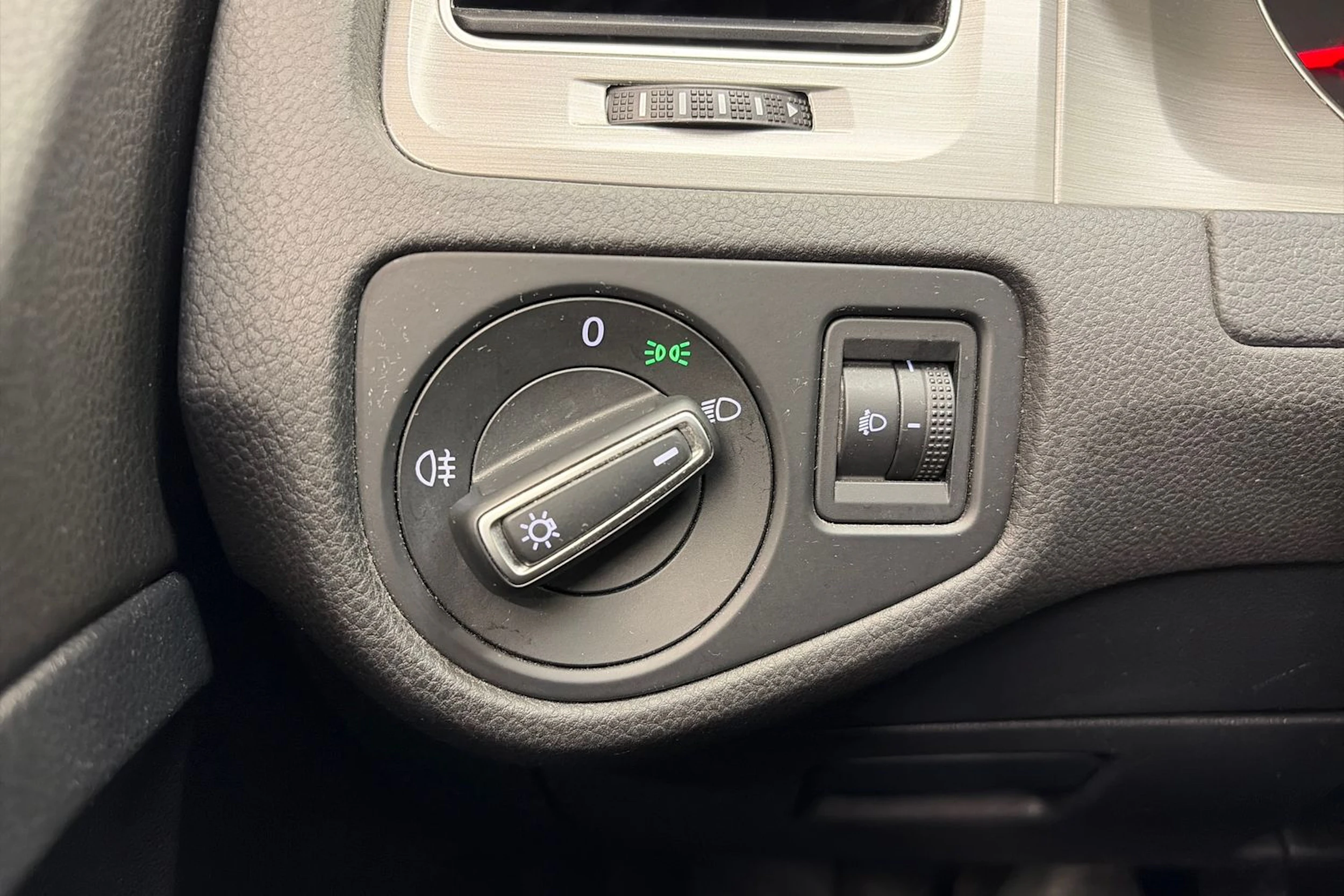 Musta Volkswagen GOLF 2017 kuva 18.