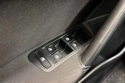 Musta Volkswagen GOLF 2017 kuva 19.