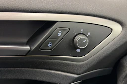 Musta Volkswagen GOLF 2017 kuva 20.