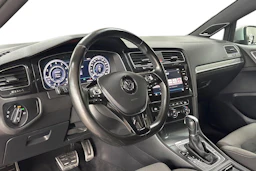punainen Volkswagen Golf 2017 kuva 8.