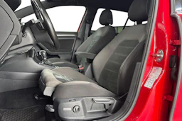 punainen Volkswagen Golf 2017 kuva 9.