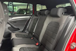 punainen Volkswagen Golf 2017 kuva 15.