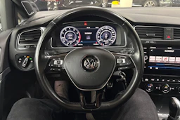 punainen Volkswagen Golf 2017 kuva 16.