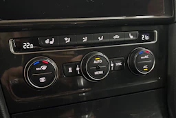 punainen Volkswagen Golf 2017 kuva 23.