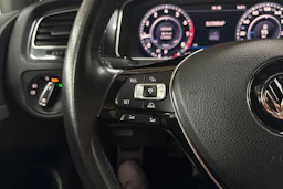 punainen Volkswagen Golf 2017 kuva 25.