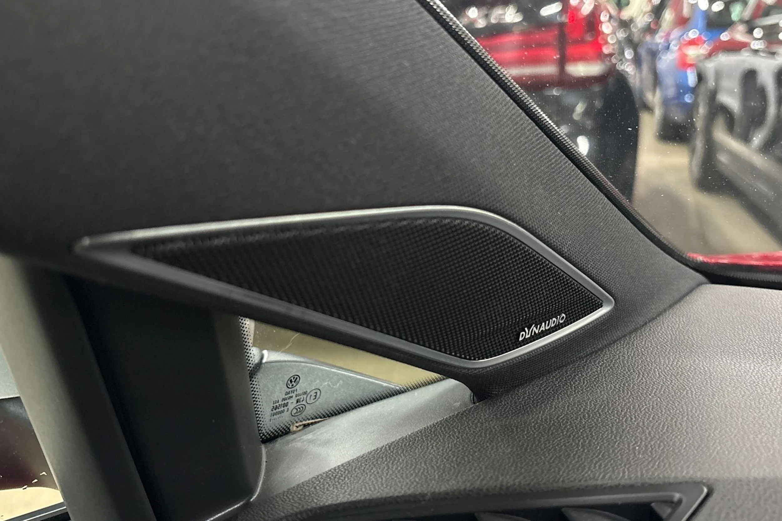 punainen Volkswagen Golf 2017 kuva 27.