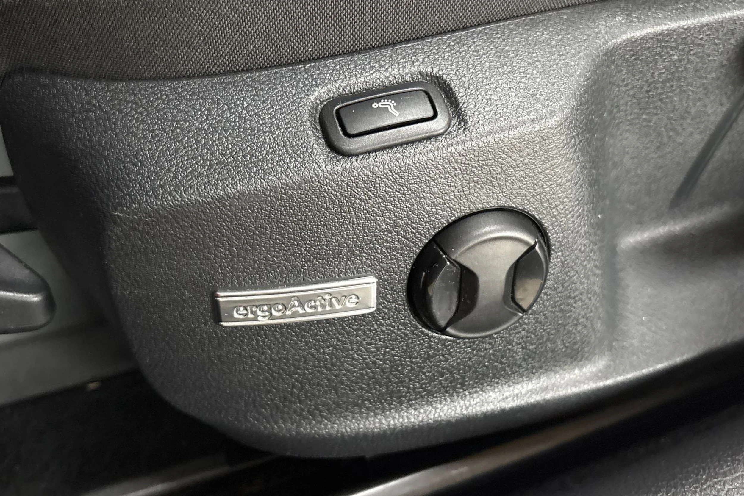 punainen Volkswagen Golf 2017 kuva 30.