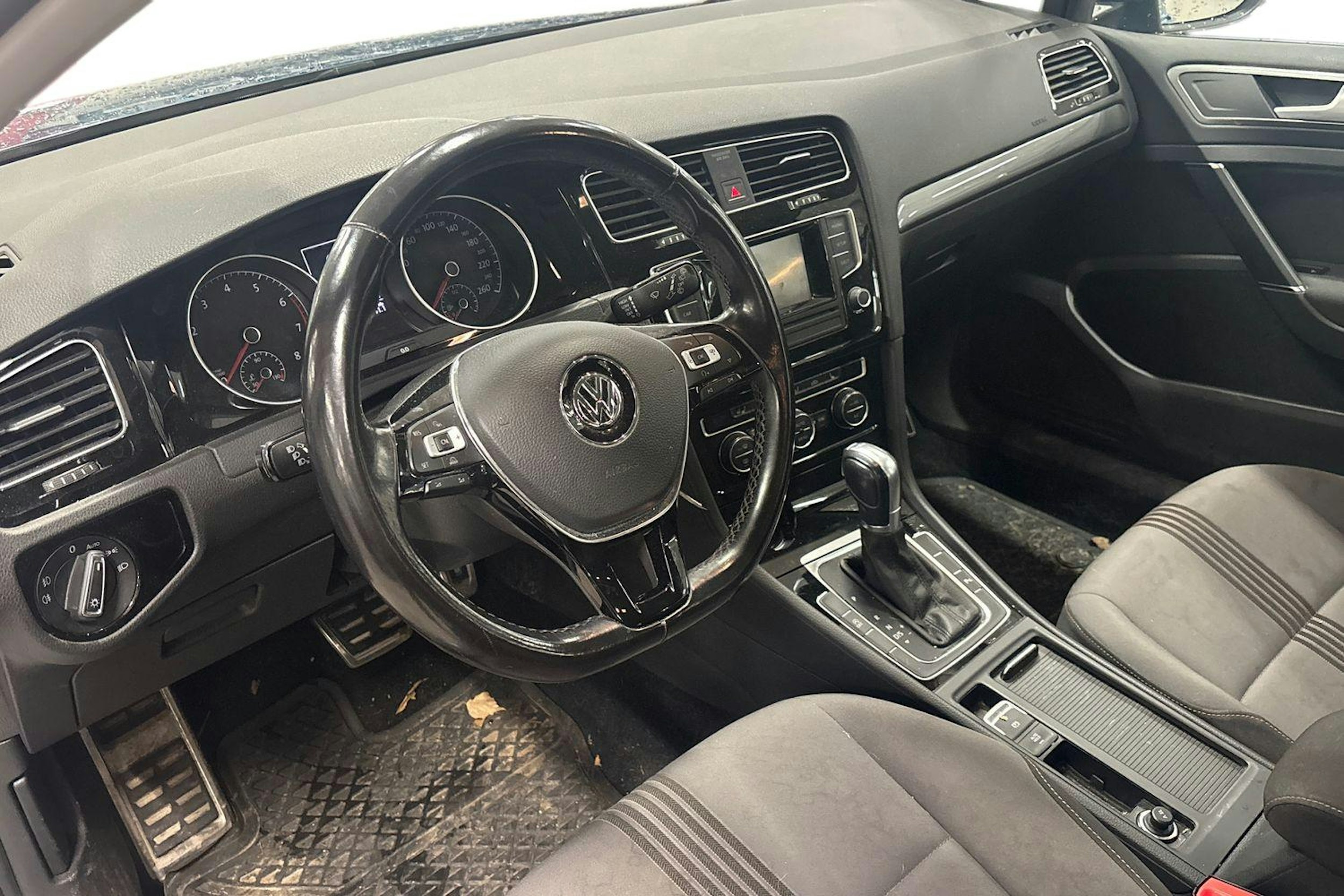 sininen Volkswagen Golf 2017 kuva 3.