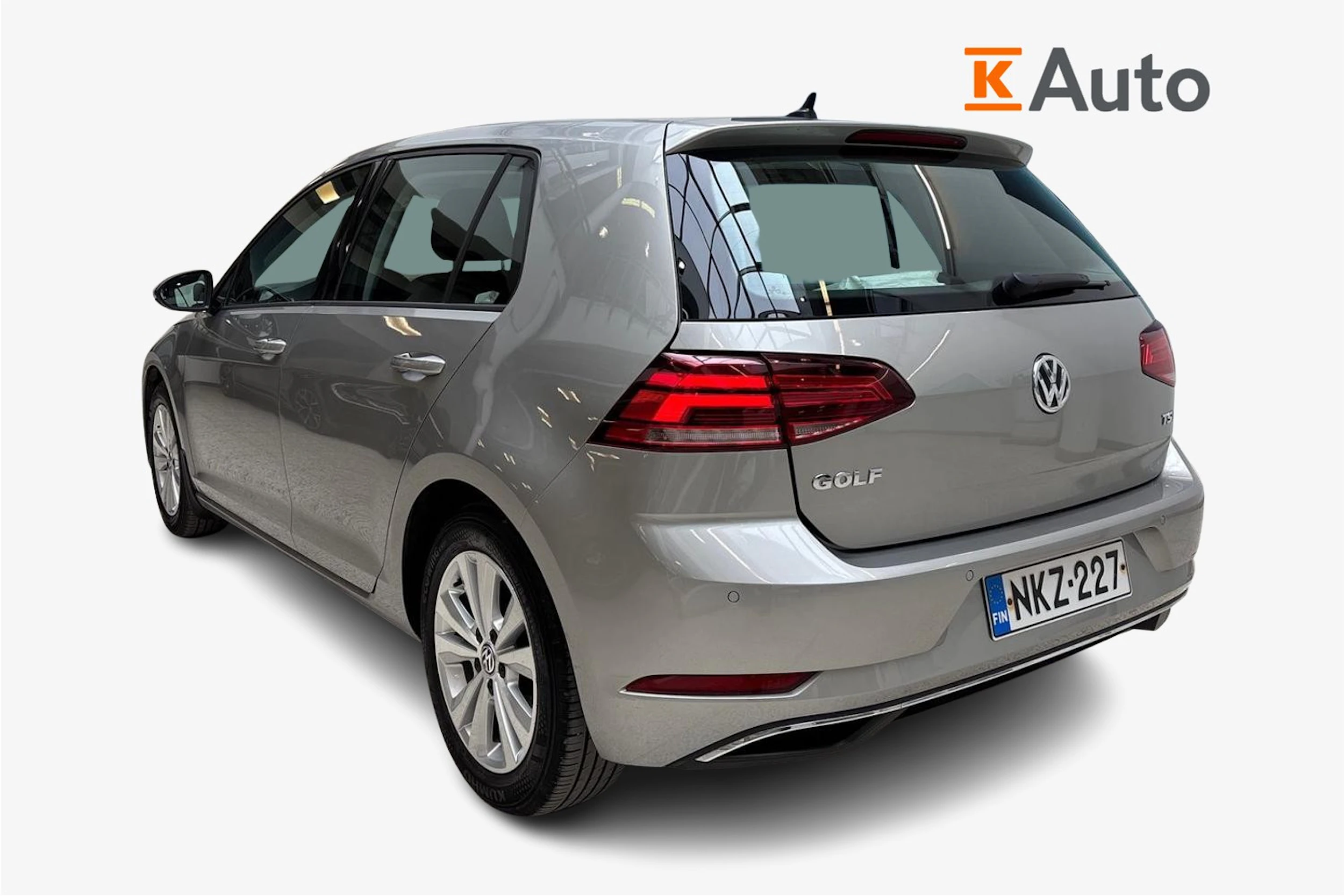 harmaa Volkswagen Golf 2018 kuva 3.