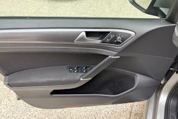 harmaa Volkswagen Golf 2018 kuva 18.