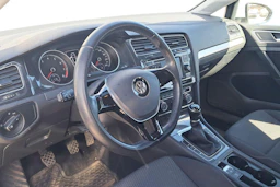 valkoinen Volkswagen Golf 2017 kuva 3.
