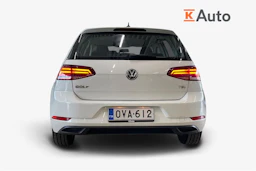 valkoinen Volkswagen Golf 2018 kuva 4.