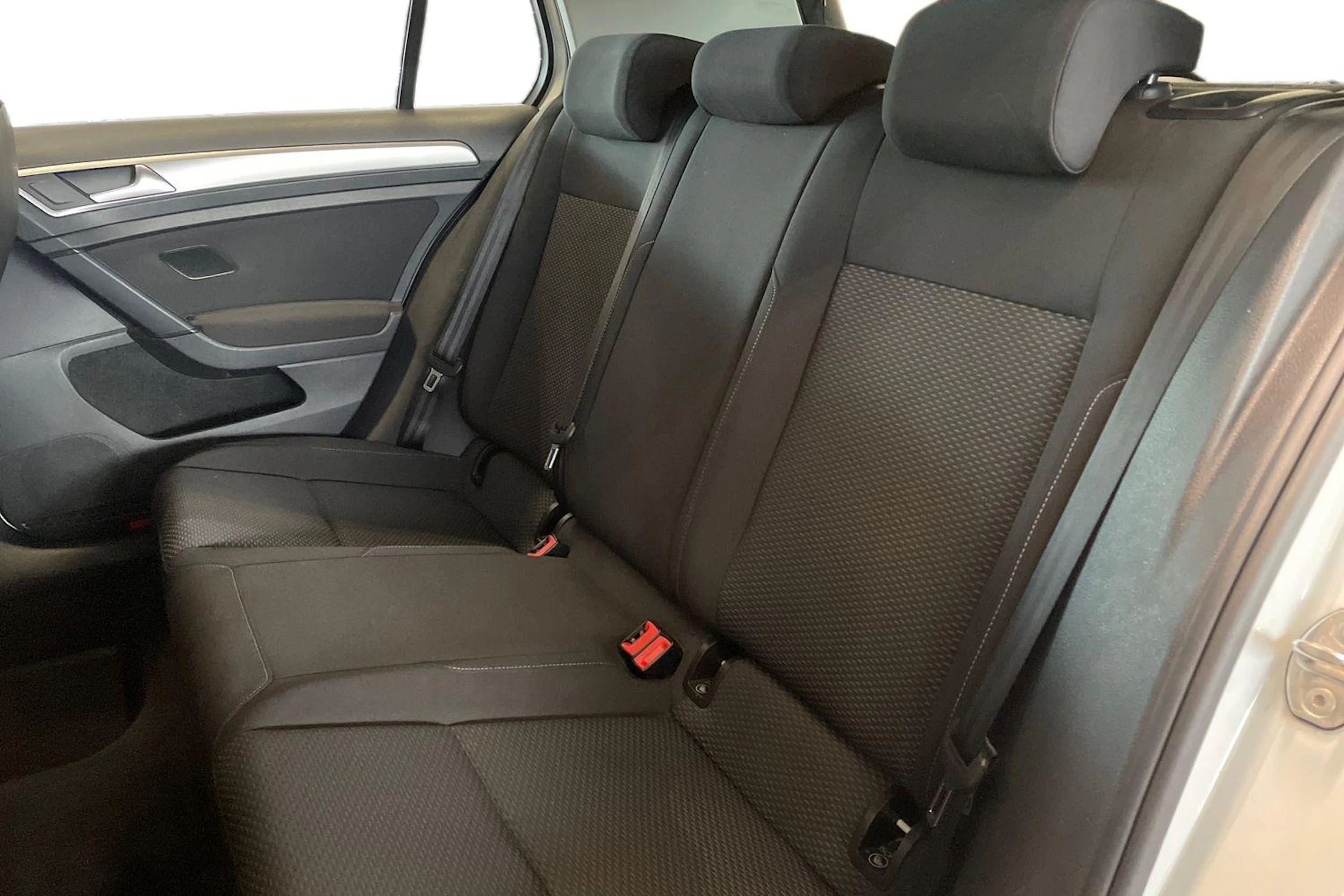 valkoinen Volkswagen Golf 2018 kuva 11.