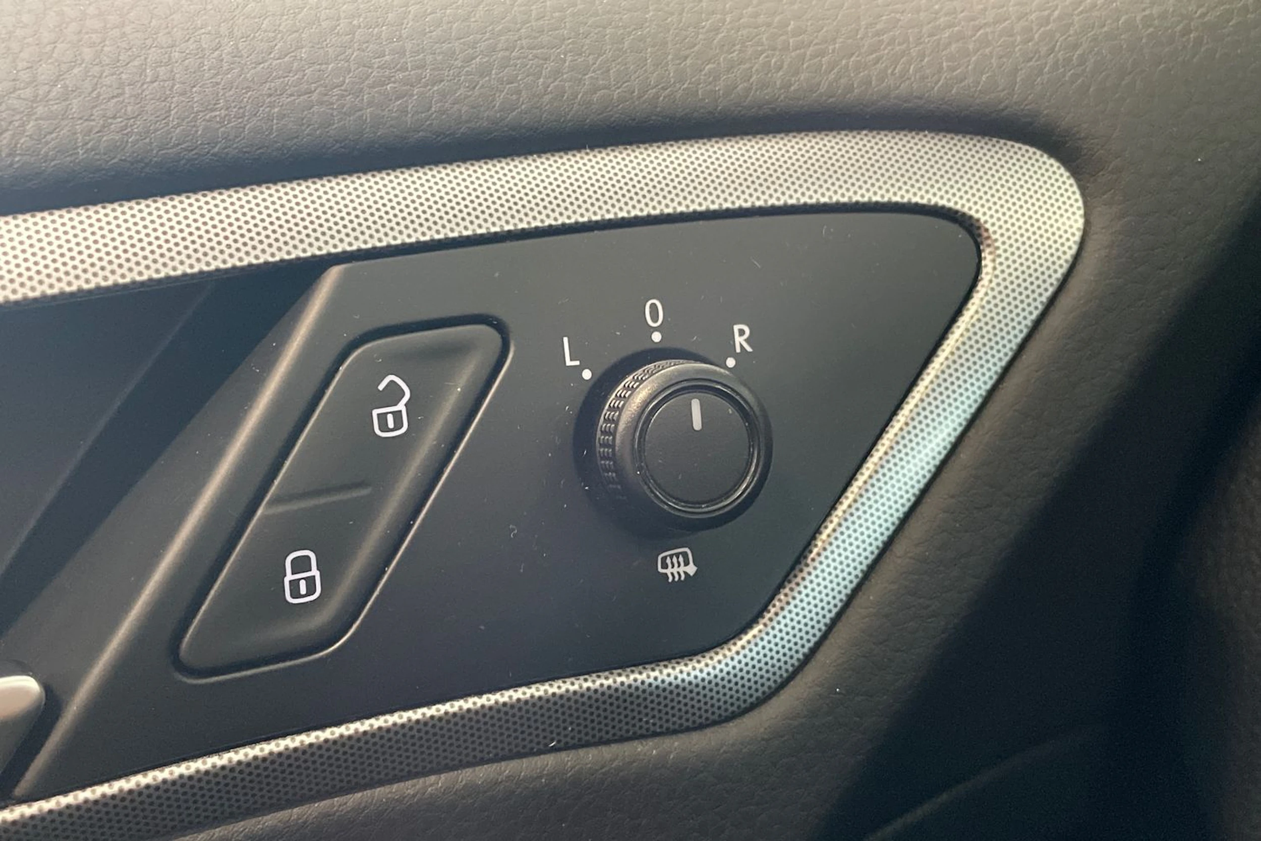 valkoinen Volkswagen Golf 2018 kuva 18.