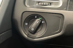 valkoinen Volkswagen Golf 2018 kuva 19.
