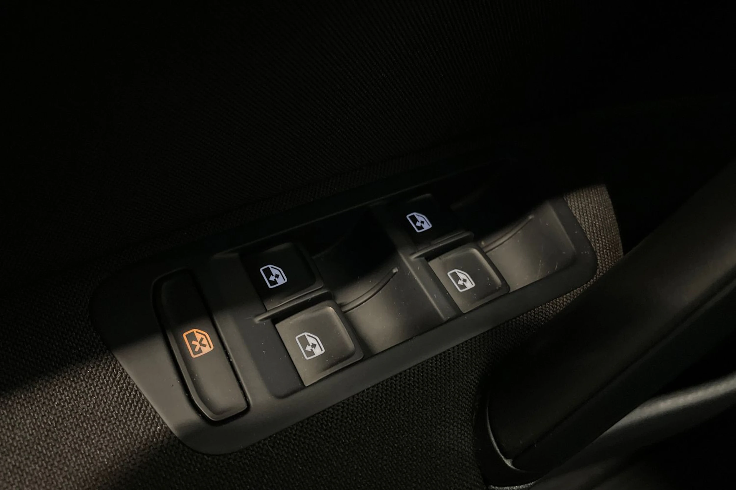valkoinen Volkswagen Golf 2018 kuva 20.