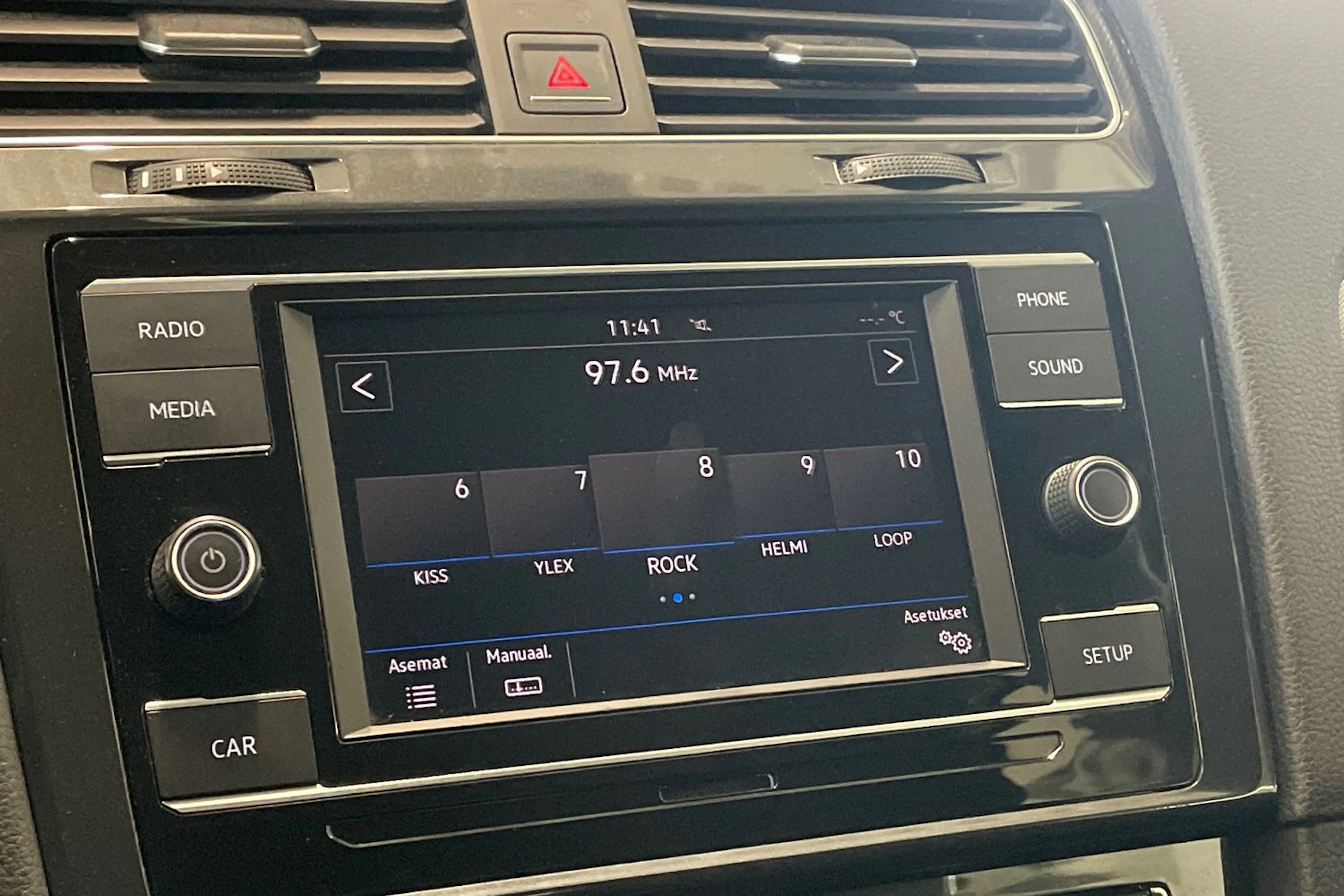 valkoinen Volkswagen Golf 2018 kuva 21.