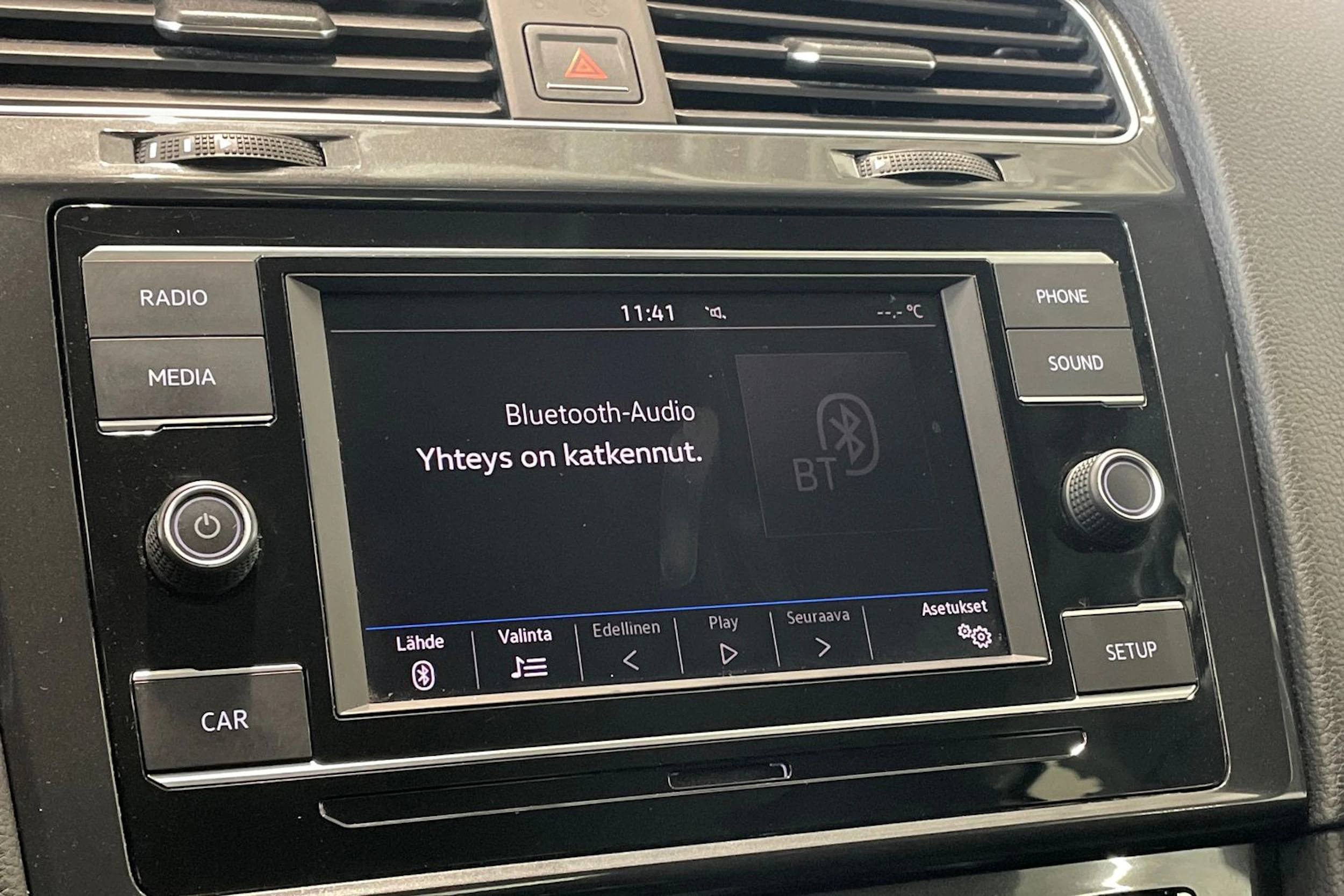 valkoinen Volkswagen Golf 2018 kuva 22.