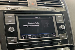 valkoinen Volkswagen Golf 2018 kuva 22.