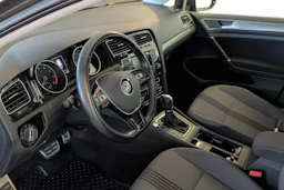 harmaa Volkswagen Golf 2017 kuva 6.