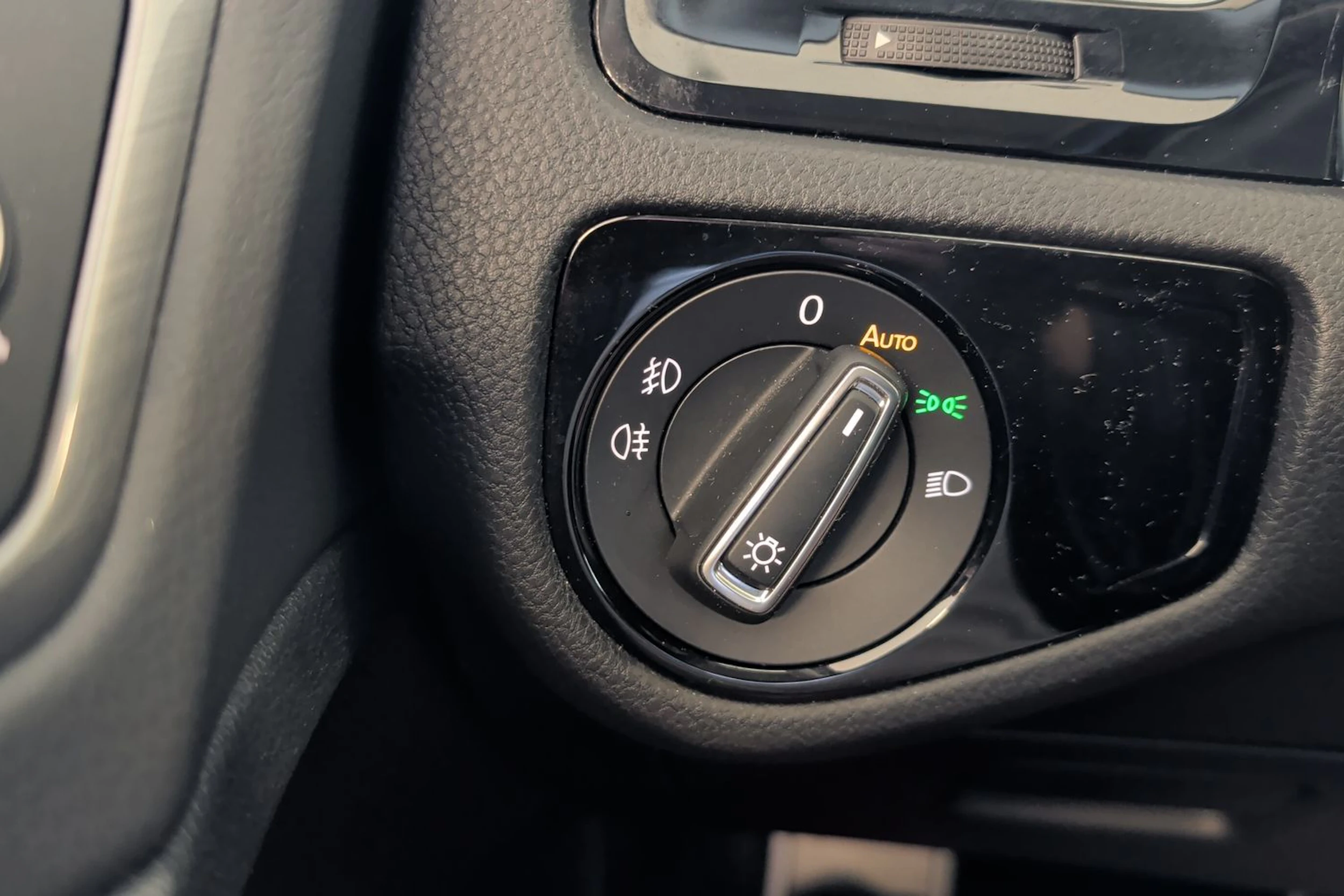harmaa Volkswagen Golf 2017 kuva 20.
