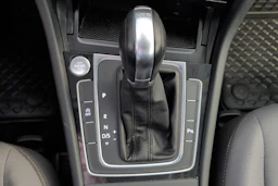 harmaa Volkswagen Golf 2017 kuva 22.