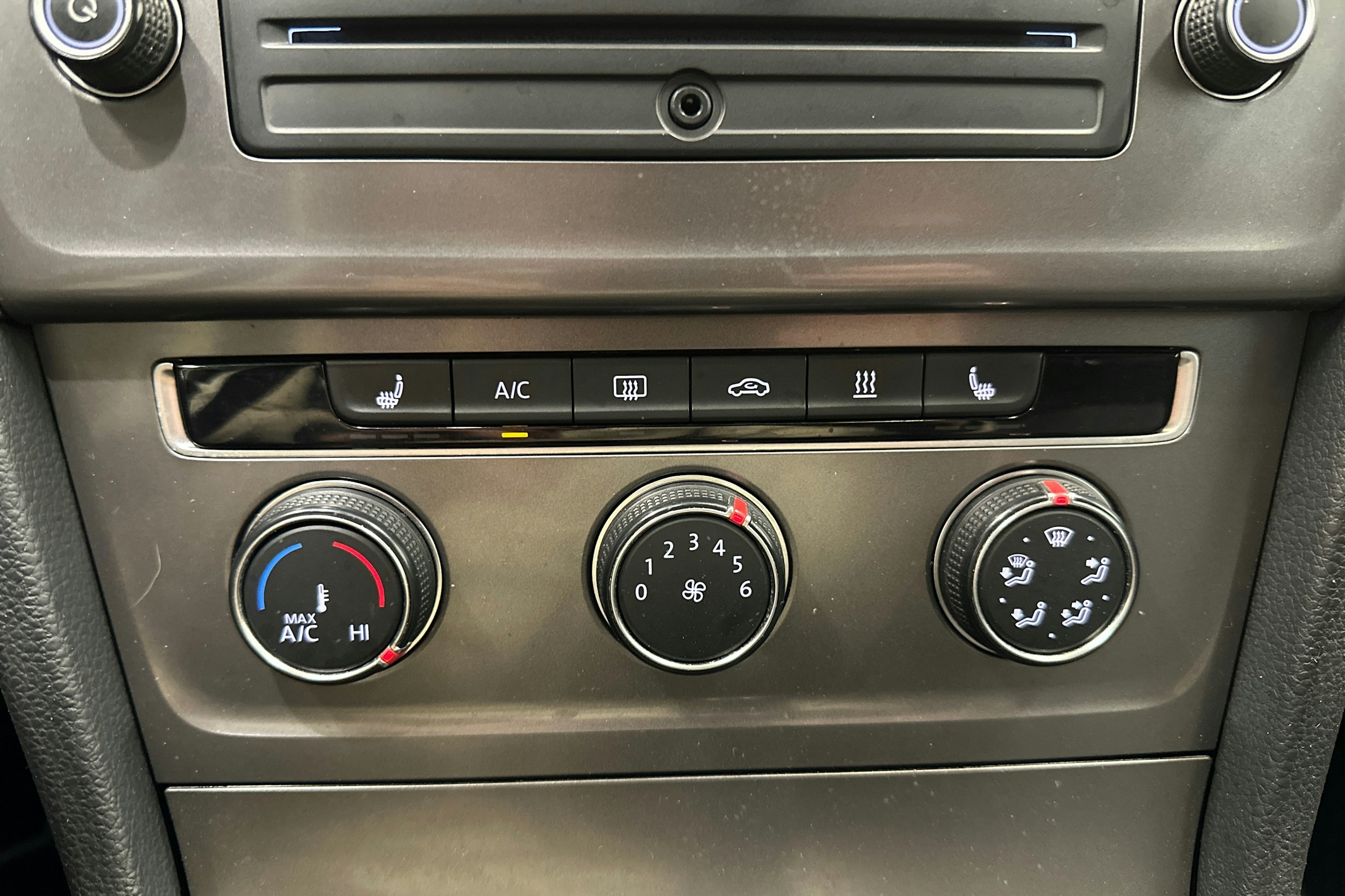 valkoinen Volkswagen Golf 2017 kuva 15.