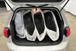 valkoinen Volkswagen Golf 2017 kuva 19.