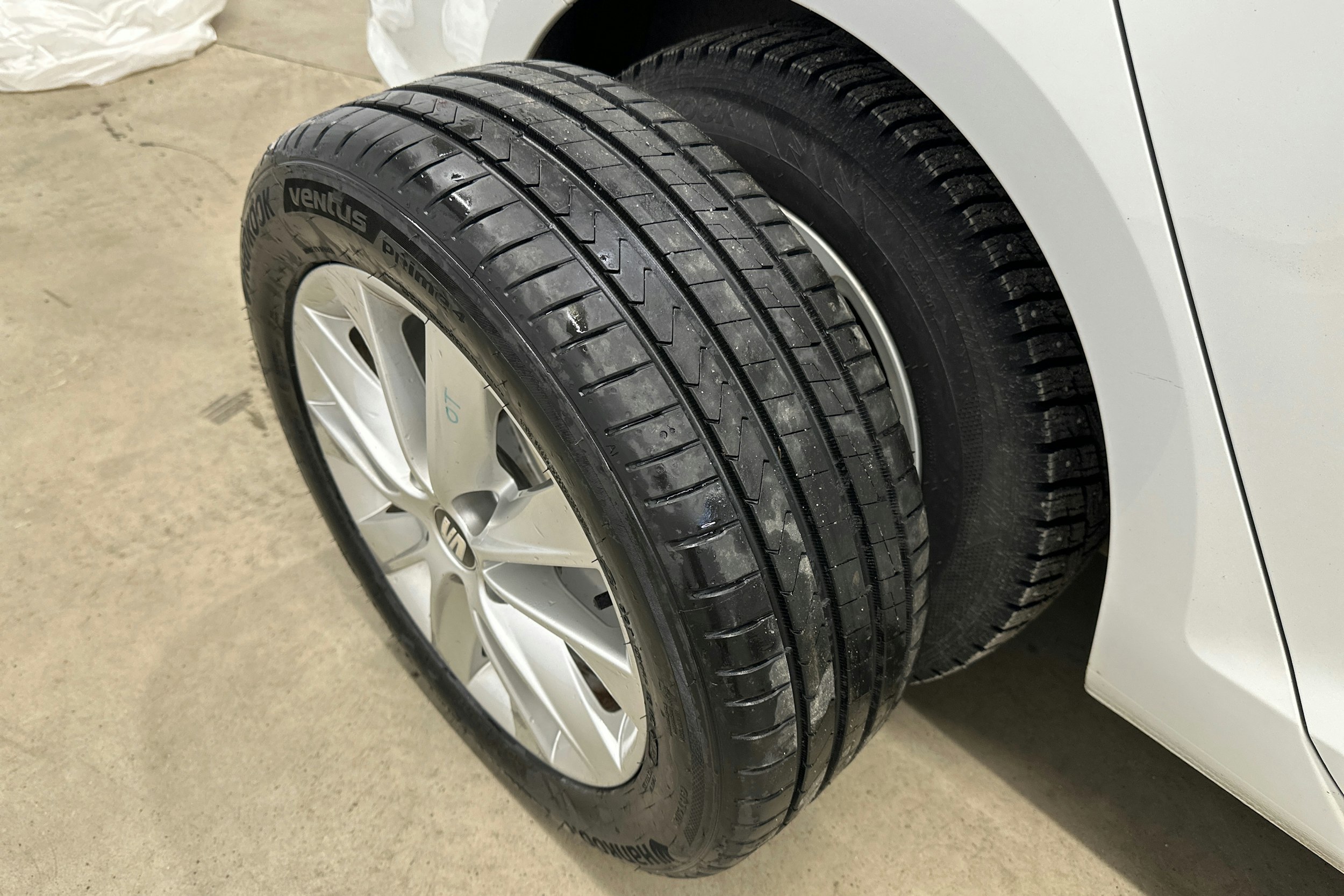 valkoinen Volkswagen Golf 2017 kuva 23.