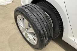 valkoinen Volkswagen Golf 2017 kuva 23.