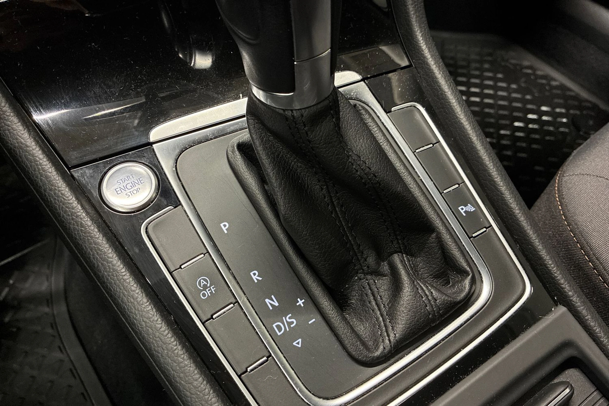 Harmaa Volkswagen GOLF 2017 kuva 19.