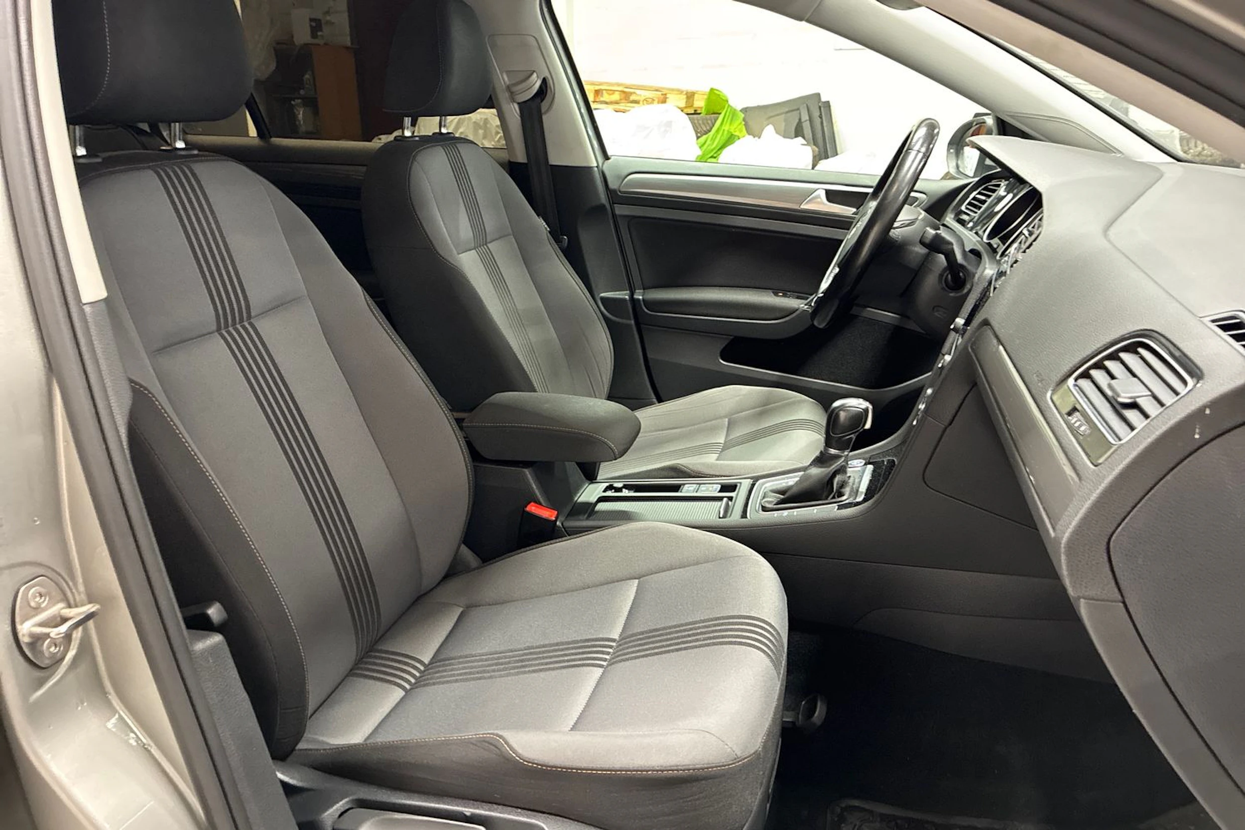 Harmaa Volkswagen GOLF 2017 kuva 25.