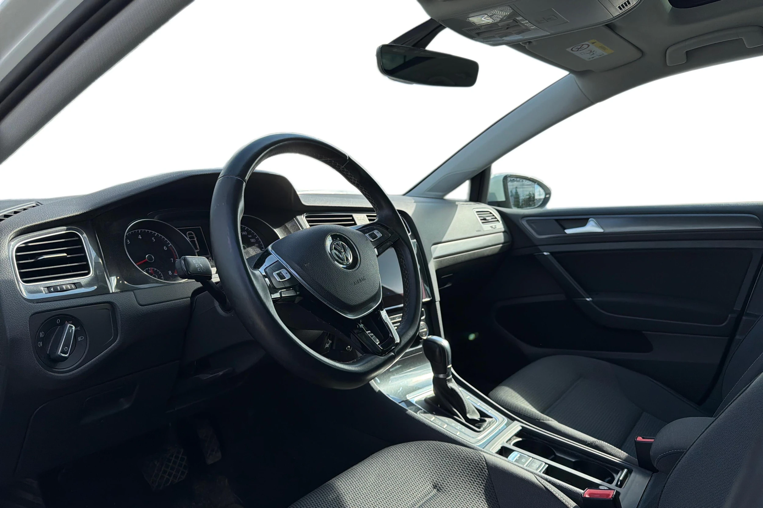 valkoinen Volkswagen Golf 2017 kuva 3.