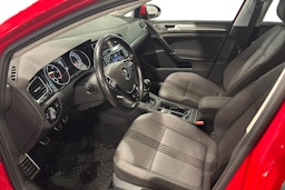 Punainen Volkswagen Golf 2017 kuva 7.