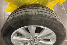 Punainen Volkswagen Golf 2017 kuva 18.