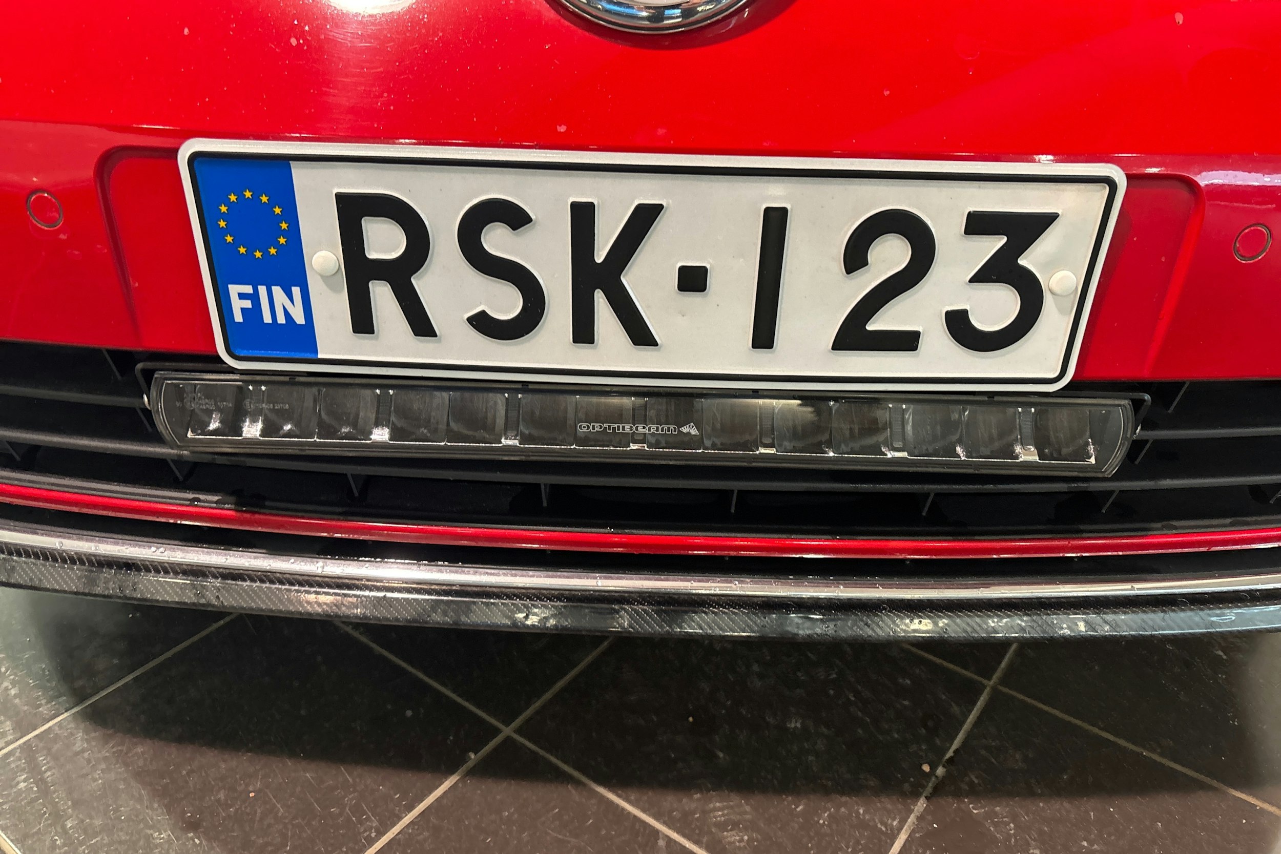 Punainen Volkswagen Golf 2017 kuva 20.