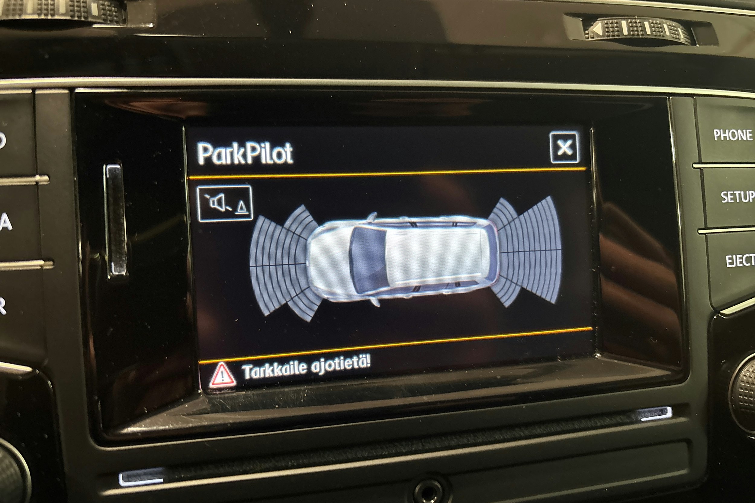 Punainen Volkswagen Golf 2017 kuva 26.