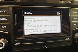 Punainen Volkswagen Golf 2017 kuva 27.