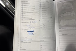 Punainen Volkswagen Golf 2017 kuva 32.