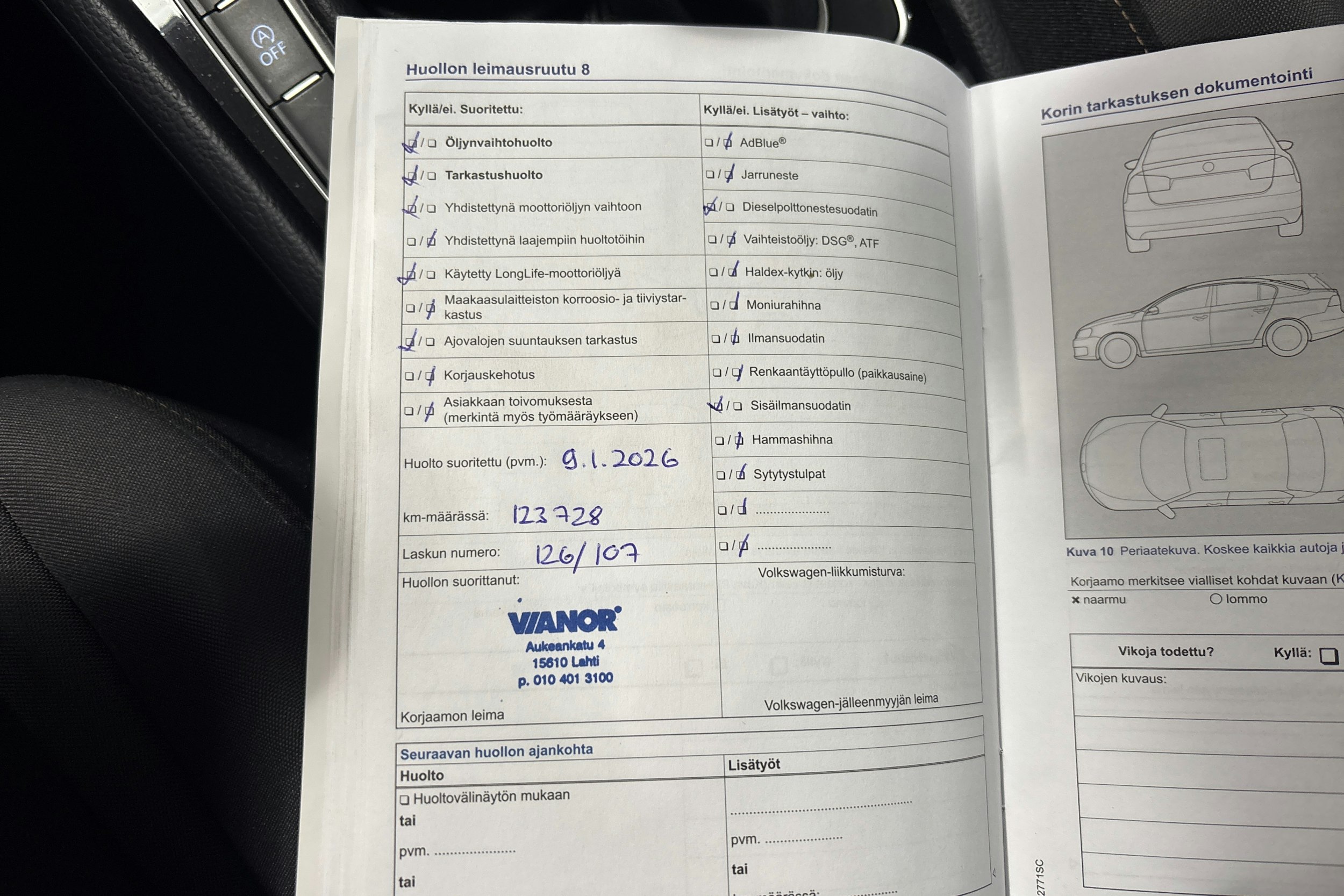 Punainen Volkswagen Golf 2017 kuva 33.