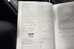 Punainen Volkswagen Golf 2017 kuva 33.