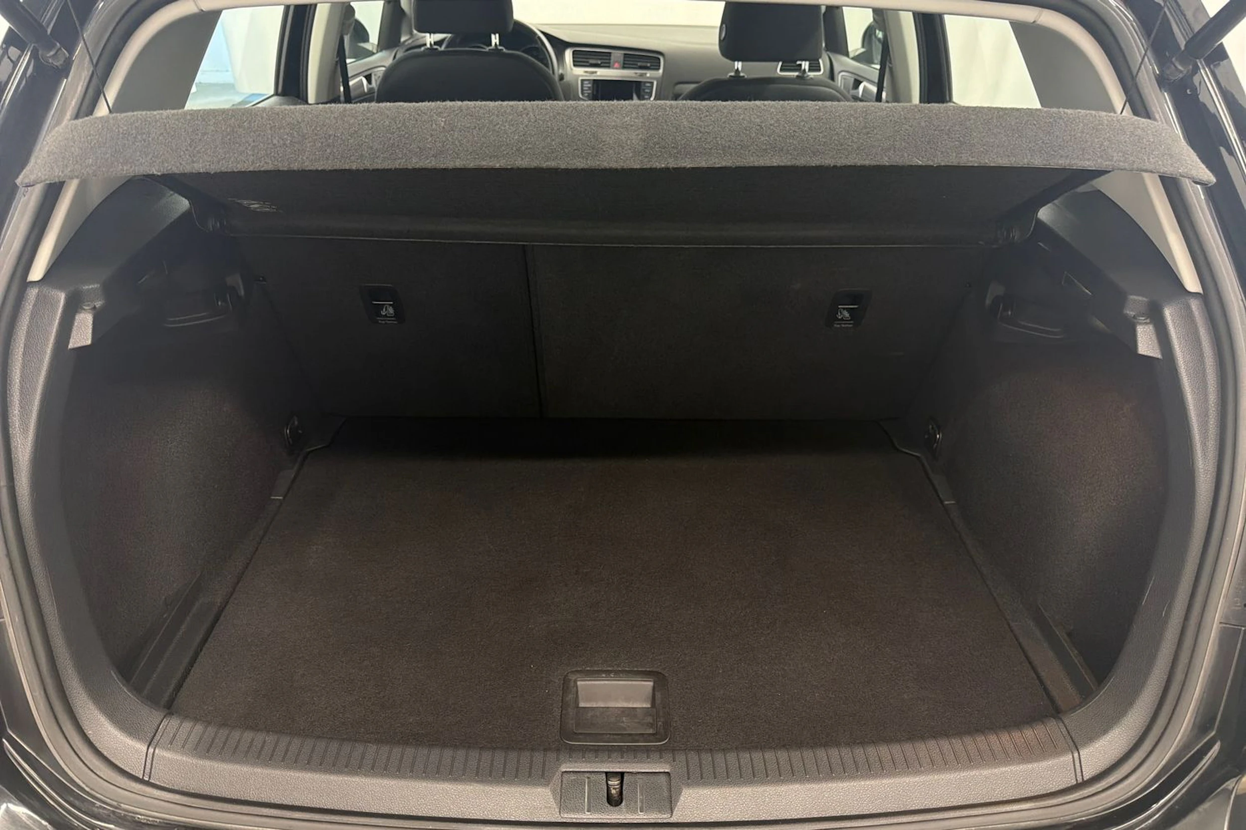 musta Volkswagen Golf 2017 kuva 14.